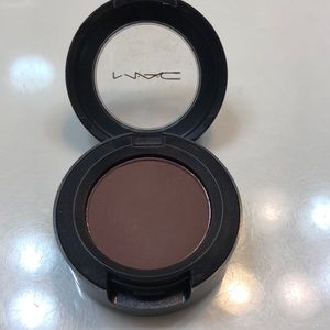 MAC eyeshadow Dark Brown
